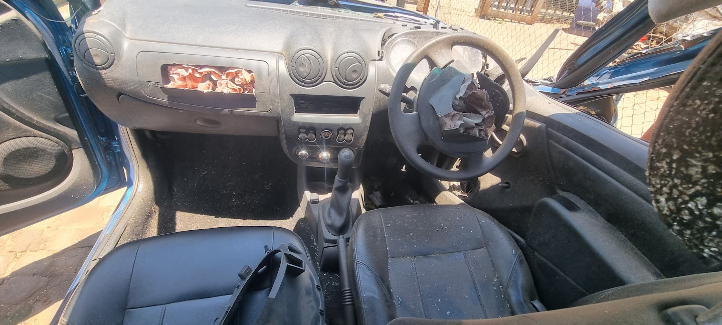 2015 NISSAN NP200 1.6 8V