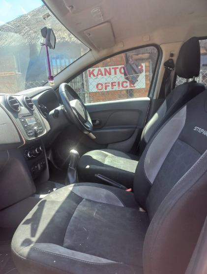 2015 RENAULT SANDERO 2 900T Thumbnail 3