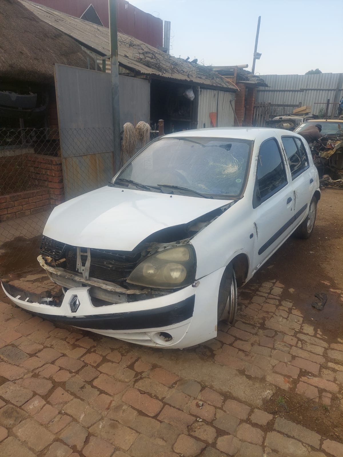 2002 RENAULT CLIO 2 1.4