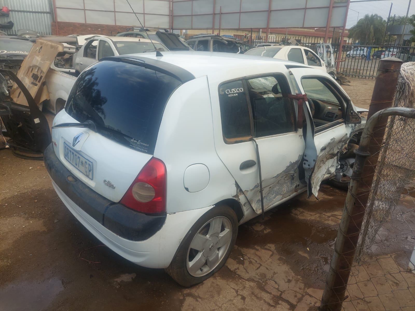 2002 RENAULT CLIO 2 1.4 Thumbnail 1