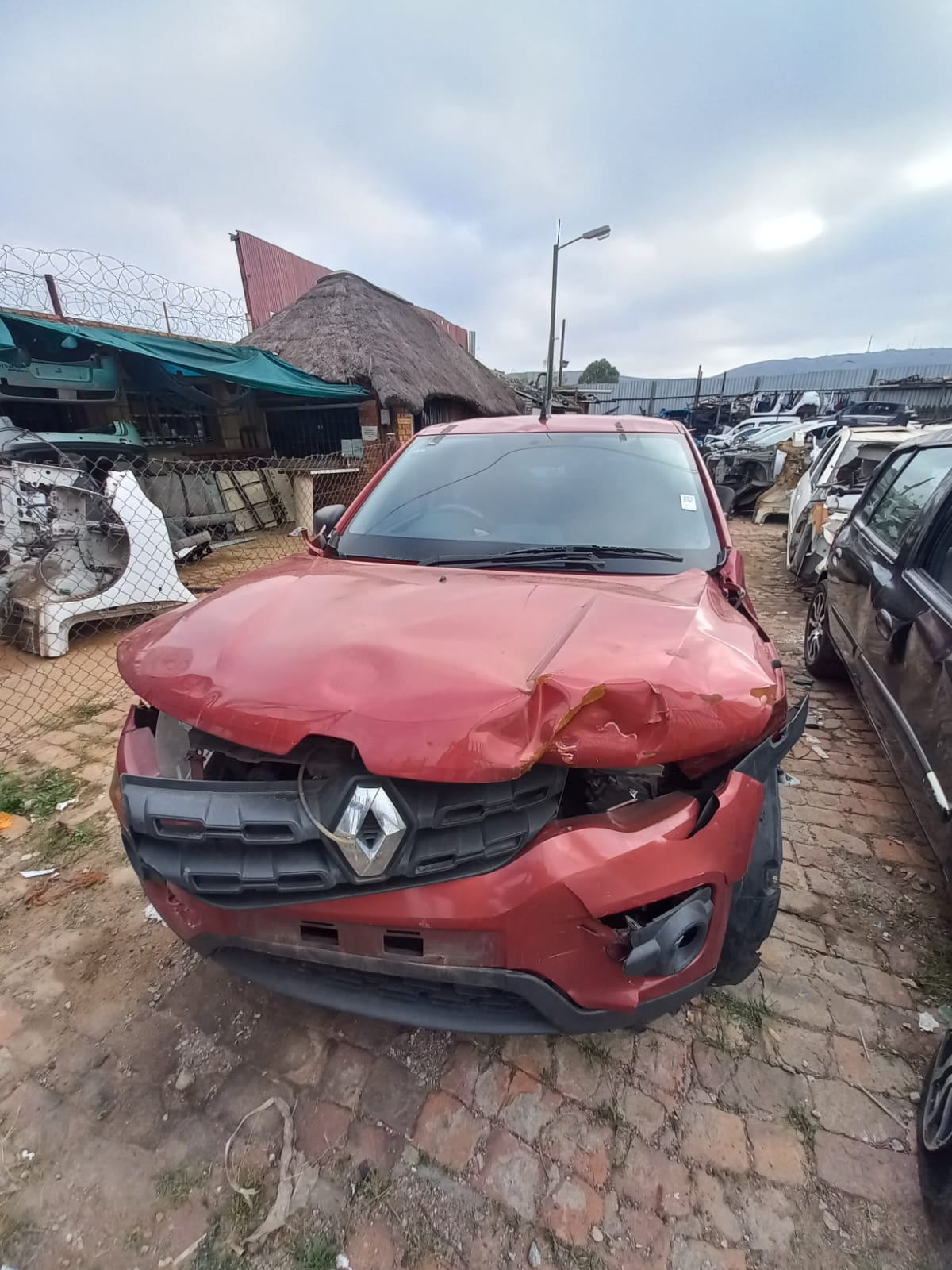 2012 RENAULT KWID 1.0 Thumbnail 1