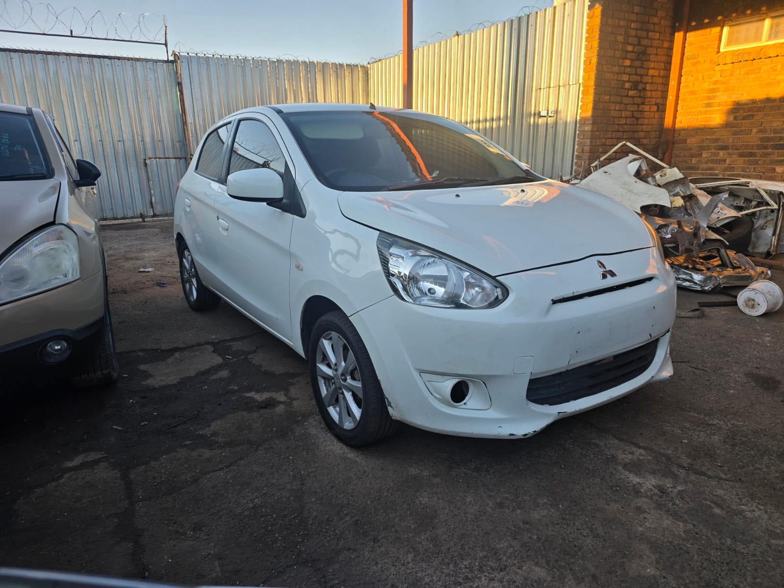 2014 MITSUBISHI MIRAGE Thumbnail 1