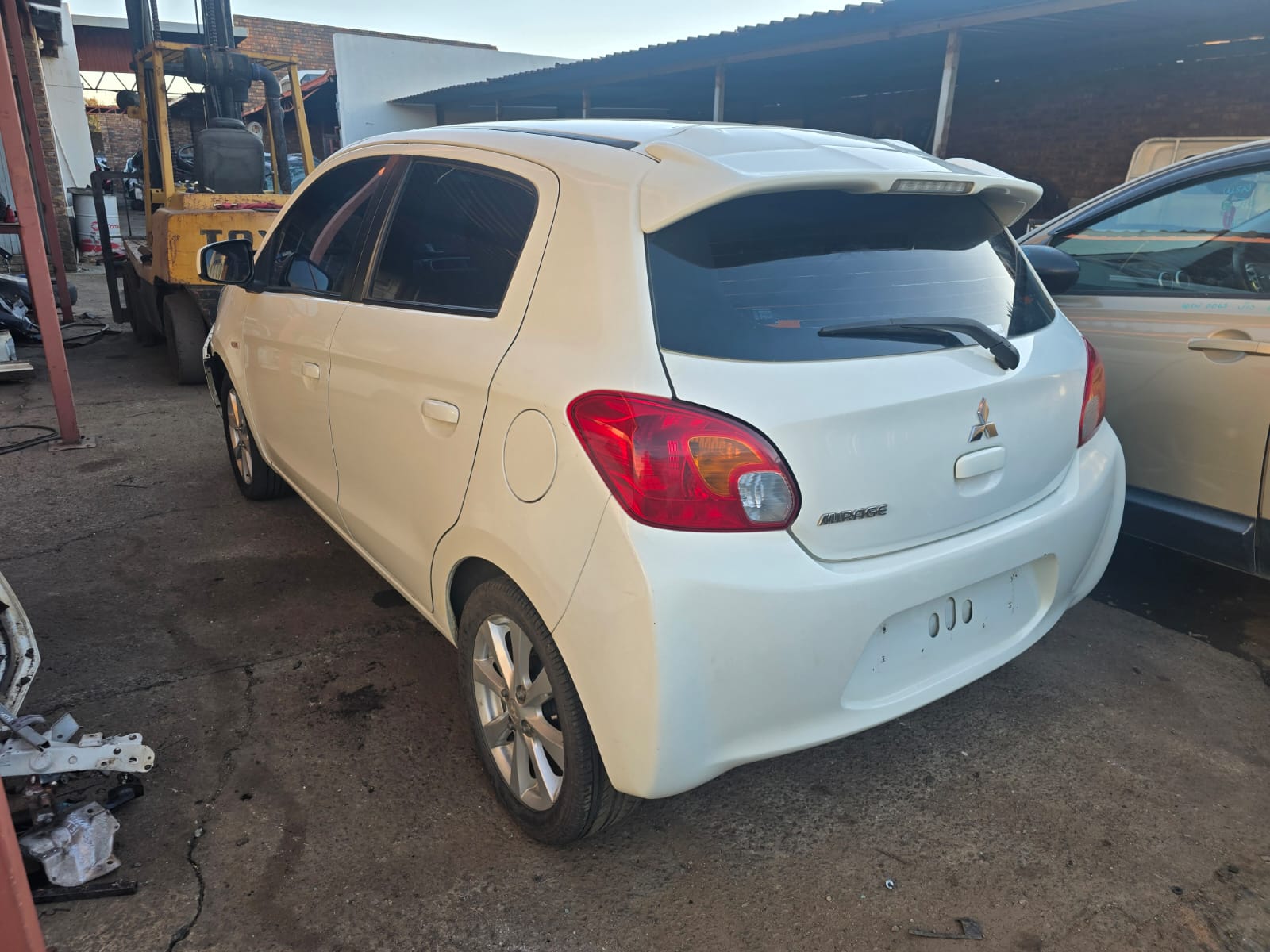 2014 MITSUBISHI MIRAGE Thumbnail 3