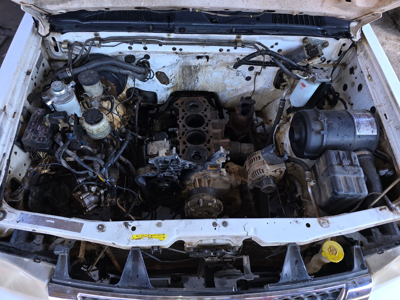 2006 NISSAN NP300 3.0 TDI HARDBODY 4X4 Thumbnail 1