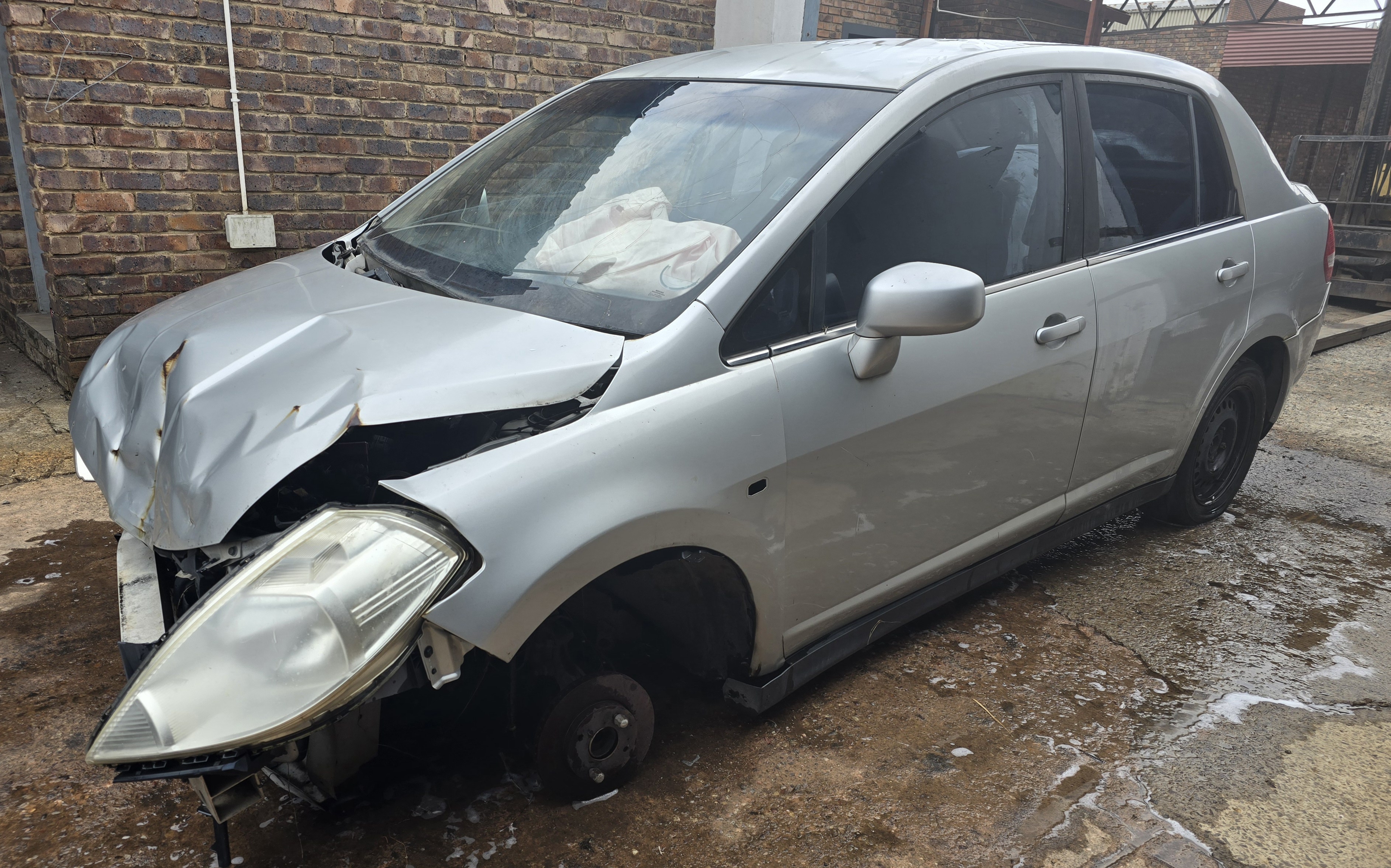 2012 NISSAN TIIDA 1.6 Thumbnail 1