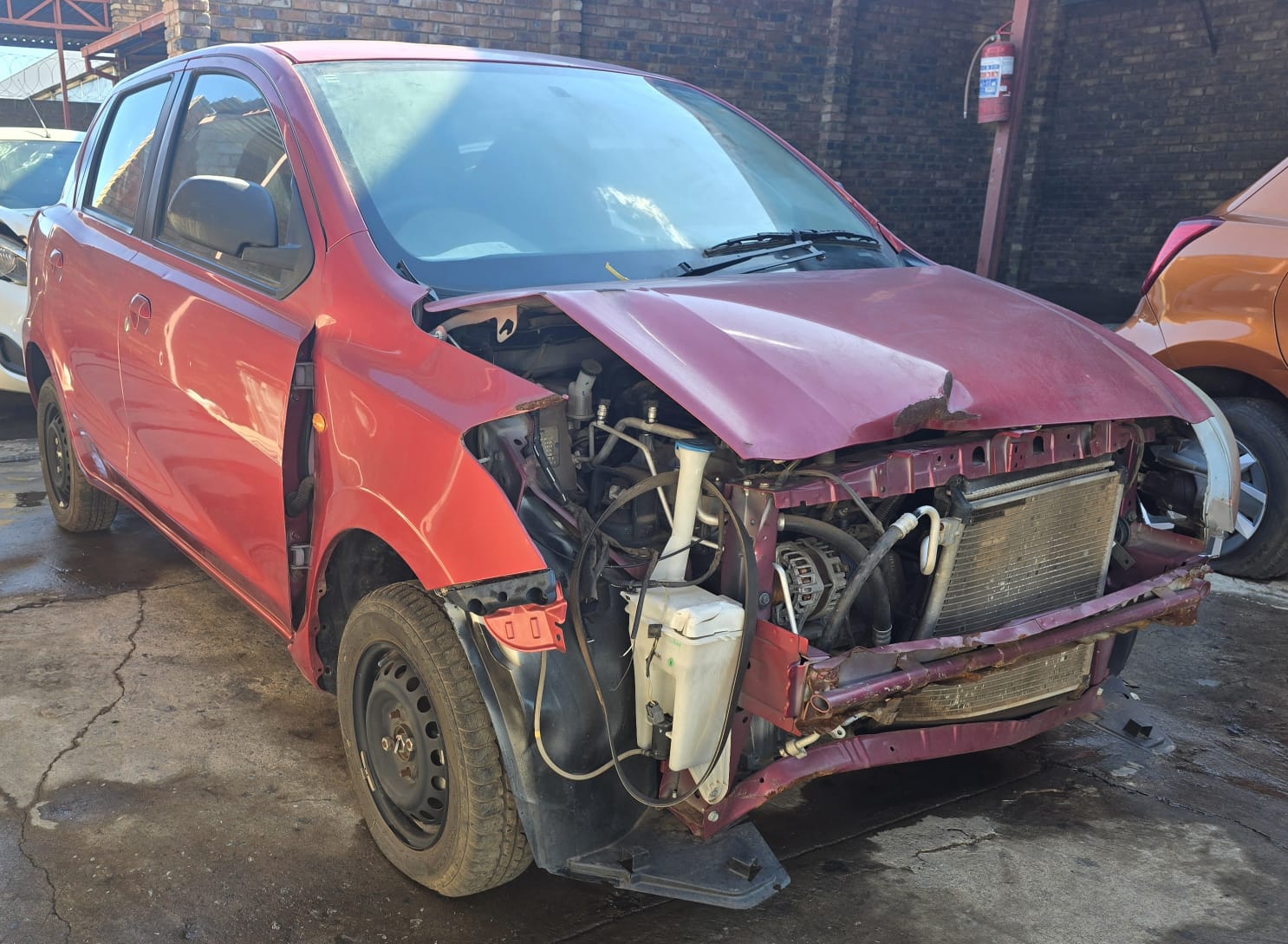 2017 DATSUN GO Thumbnail 1