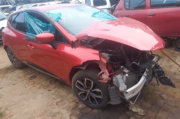 2027 RENAULT CLIO 4 900T